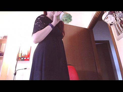 ❤️ スケベで甘美なパンティが大好きな従順な奴隷が、この動画を見てオナニーを強要される! 上質なセックス ❌️❤
