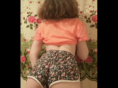 ❤️ セクシーな若いベイブがカメラでショーツを脱ぐ 上質なセックス ❌️❤