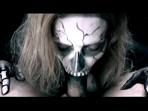 ❤️ 魔性の女、黒い口でチンコをしゃぶり、ザーメンを飲み込む。 上質なセックス ❌️❤